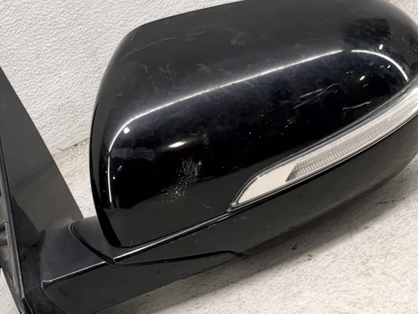 2016-2020 Kia Sorento Driver Side View Mirror - Left Door Mirror OEM Used - Oemusedautoparts1.com