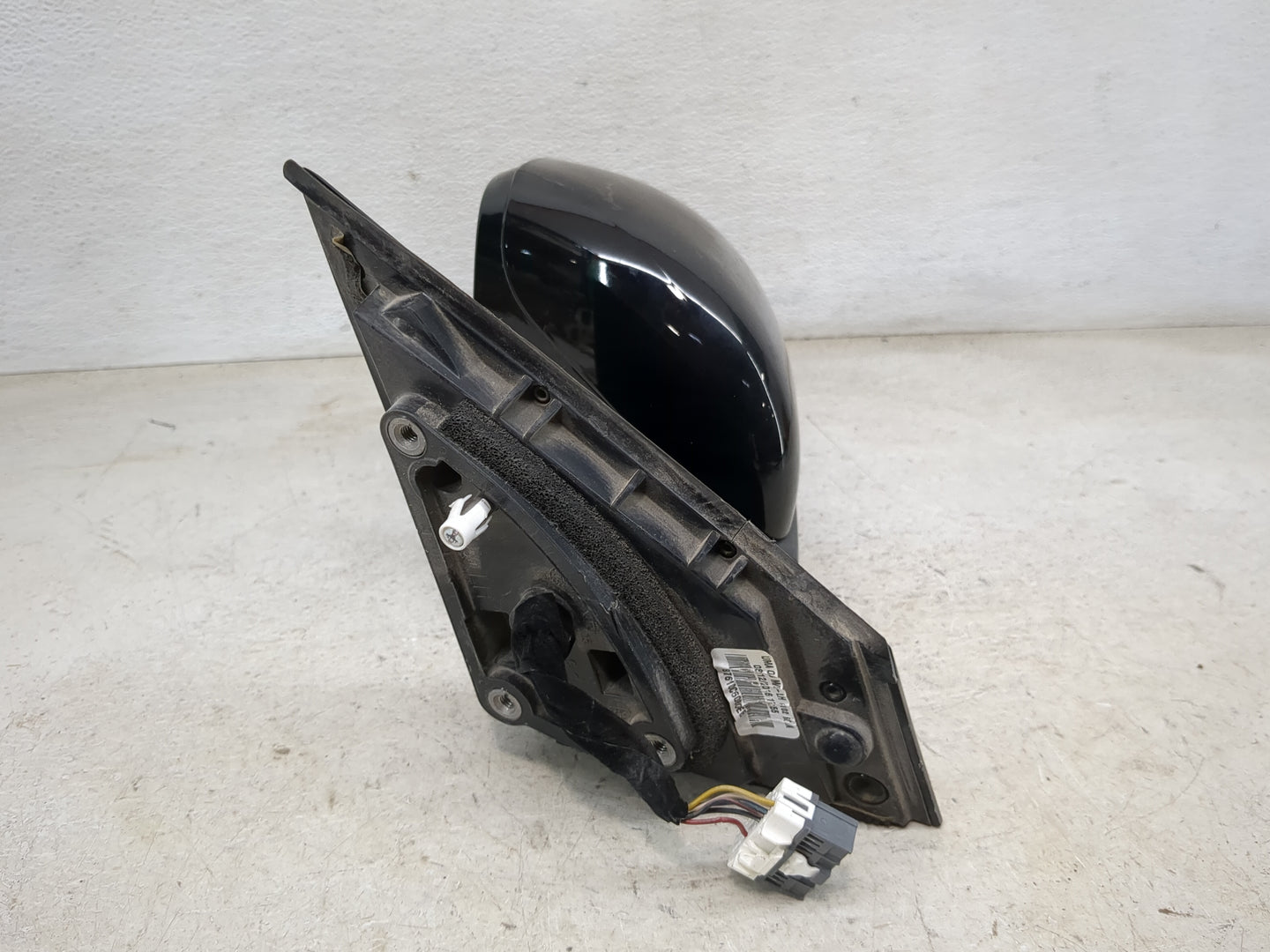 2016-2020 Kia Sorento Driver Side View Mirror - Left Door Mirror OEM Used - Oemusedautoparts1.com