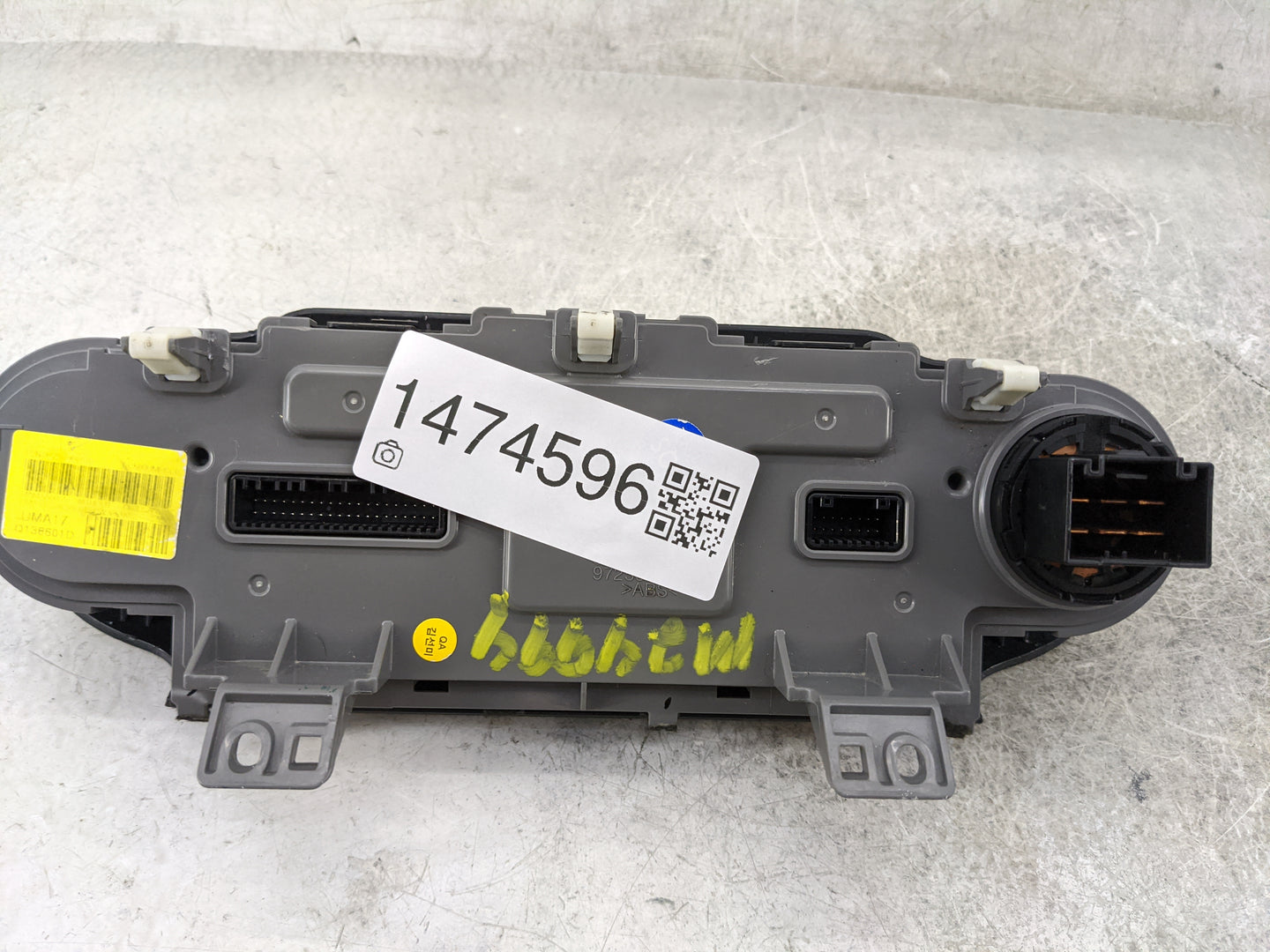 2017-2018 Kia Sorento Climate Control Module Temperature AC/Heater Replacement P/N:97250-C6010 Fits Fits 2017 2018 OEM Used 