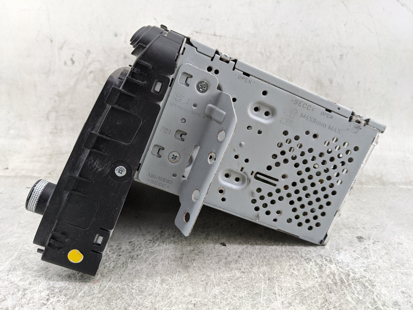 2016-2018 Kia Sorento Radio AM FM Cd Player Receiver Replacement P/N:96180-C6000WK AM1A1C6AN Fits Fits 2016 2017 2018 OEM Us