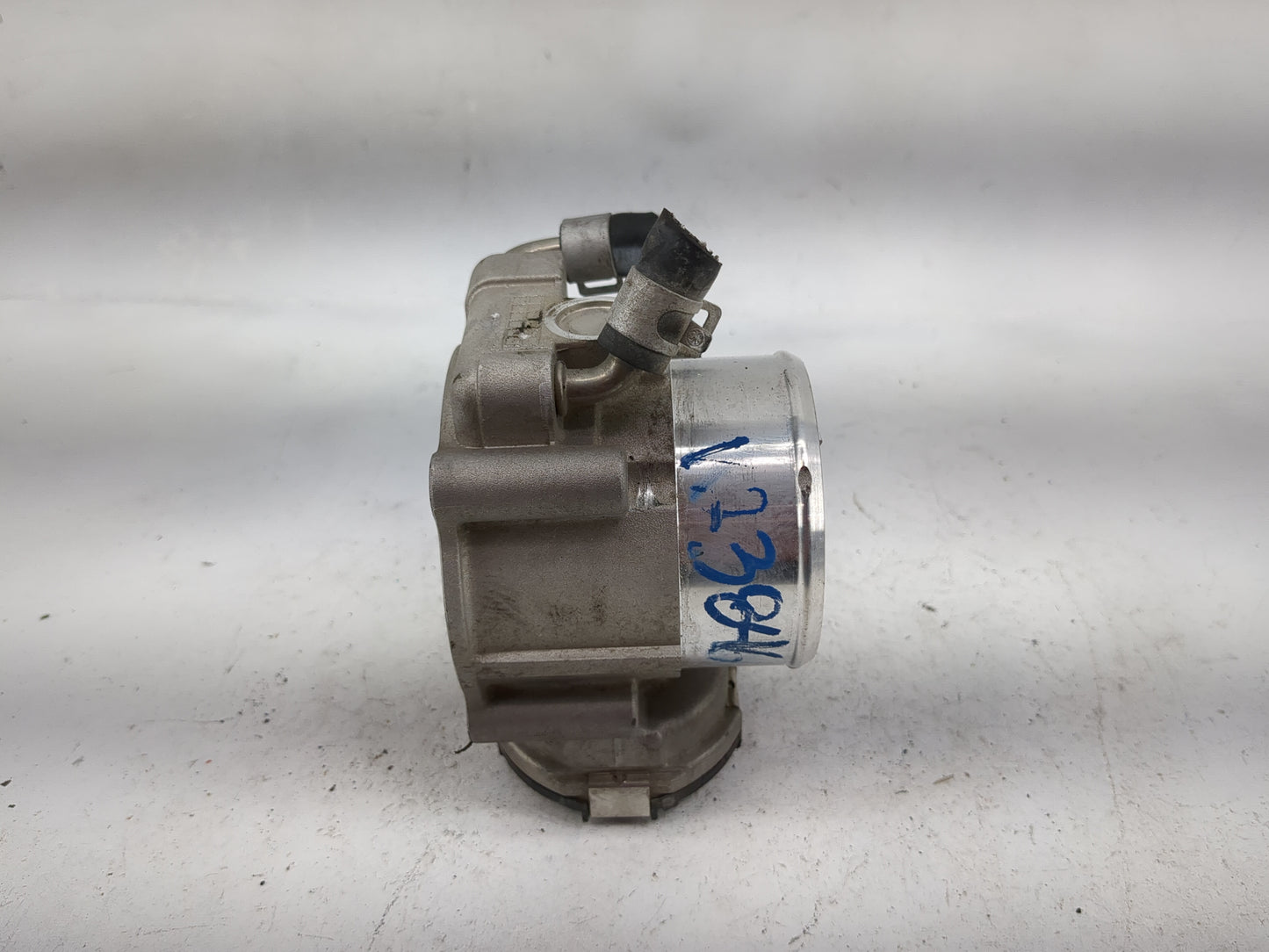 2016-2020 Kia Sorento Throttle Body P/N:35100-2G600 0280750618 Fits Fits 2015 2016 2017 2018 2019 2020 2021 OEM Used Auto Pa