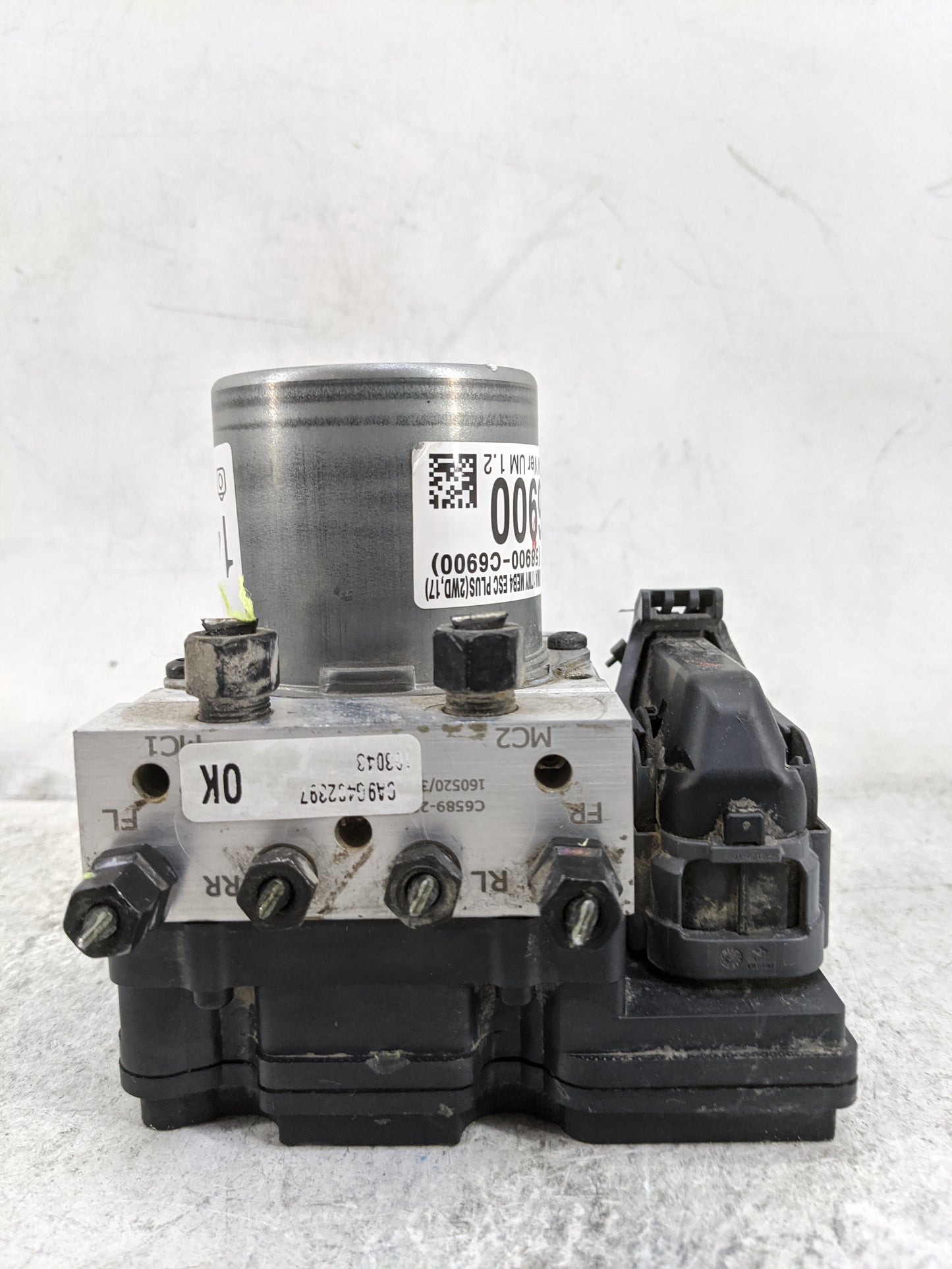 2016-2018 Kia Sorento ABS Pump Control Module Replacement P/N:58900-C6900 61589-43100, C6589-30700 Fits Fits 2016 2017 2018 