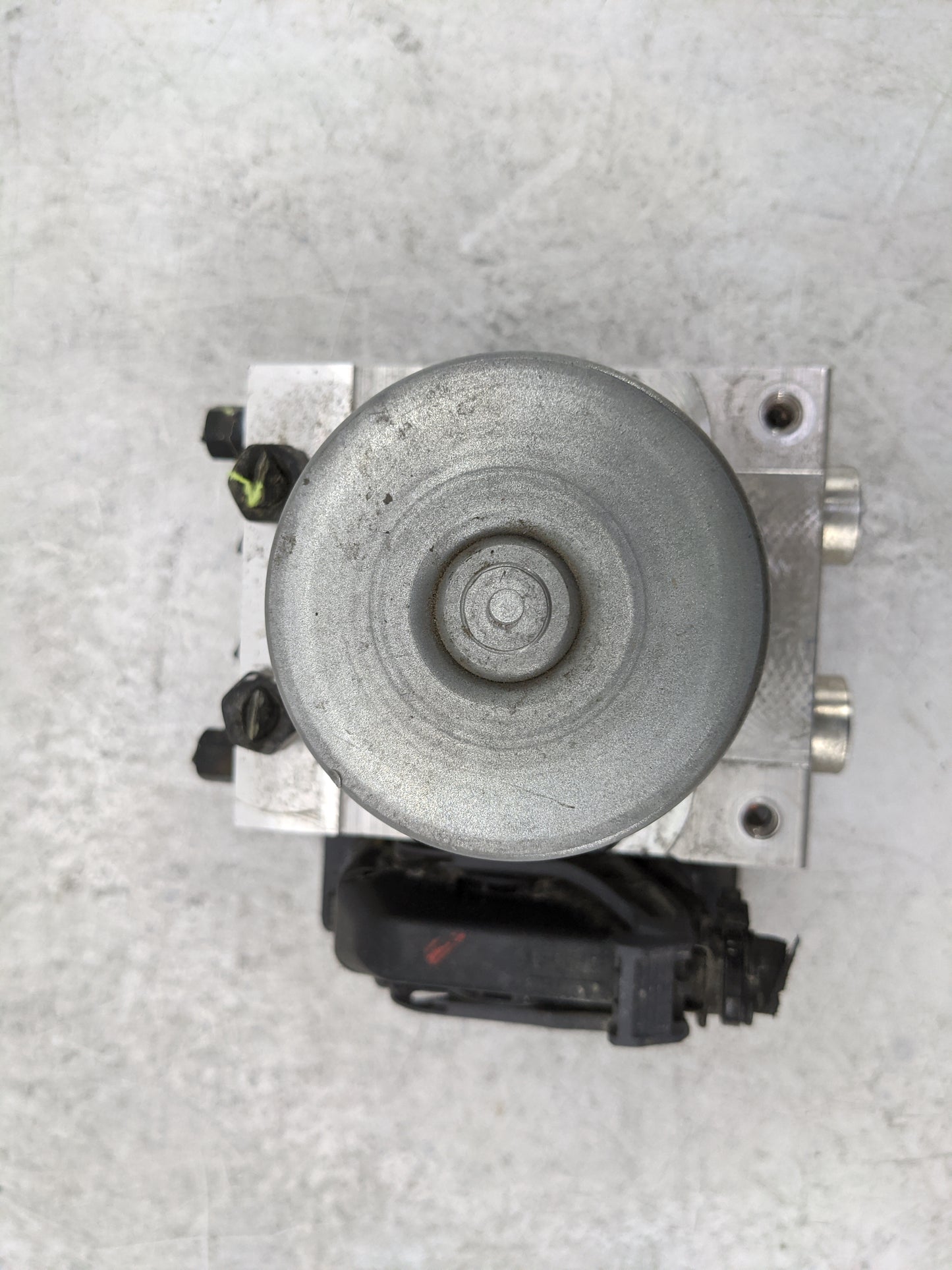 2016-2018 Kia Sorento ABS Pump Control Module Replacement P/N:58900-C6900 61589-43100, C6589-30700 Fits Fits 2016 2017 2018 