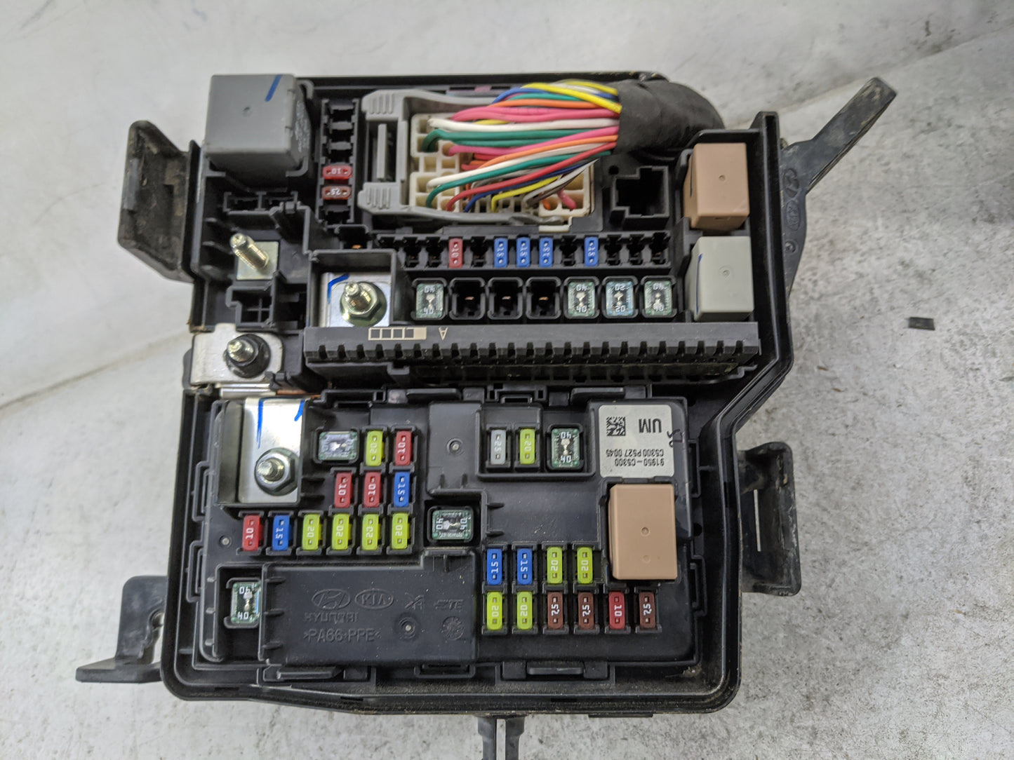 2016-2018 Kia Sorento Fusebox Fuse Box Panel Relay Module P/N:91941-C6020 91950-C6300, C6300 P827 0846 Fits Fits 2016 2017 2
