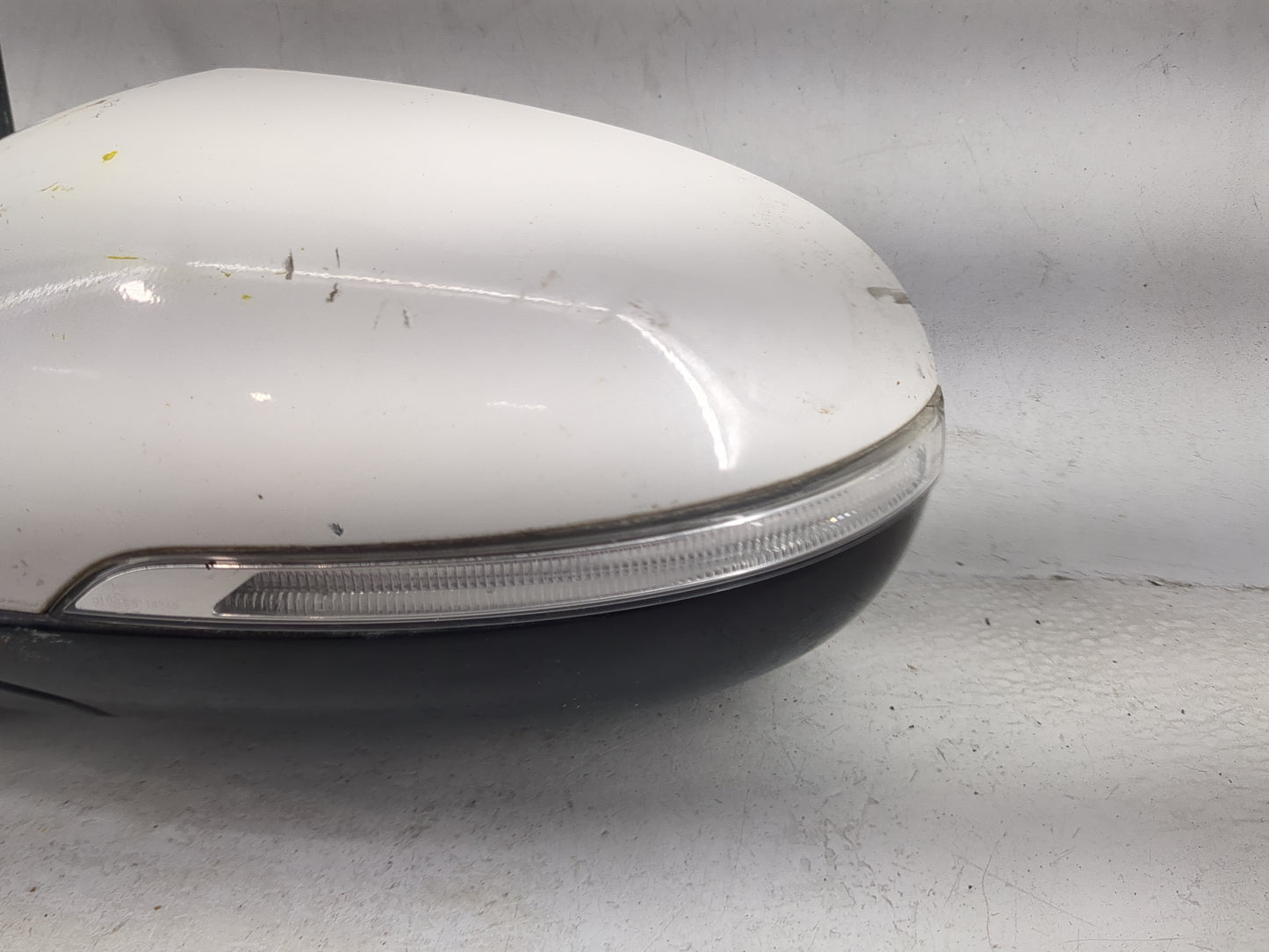 2016-2020 Kia Sorento Driver Side View Mirror - Left Door Mirror OEM Used - Oemusedautoparts1.com