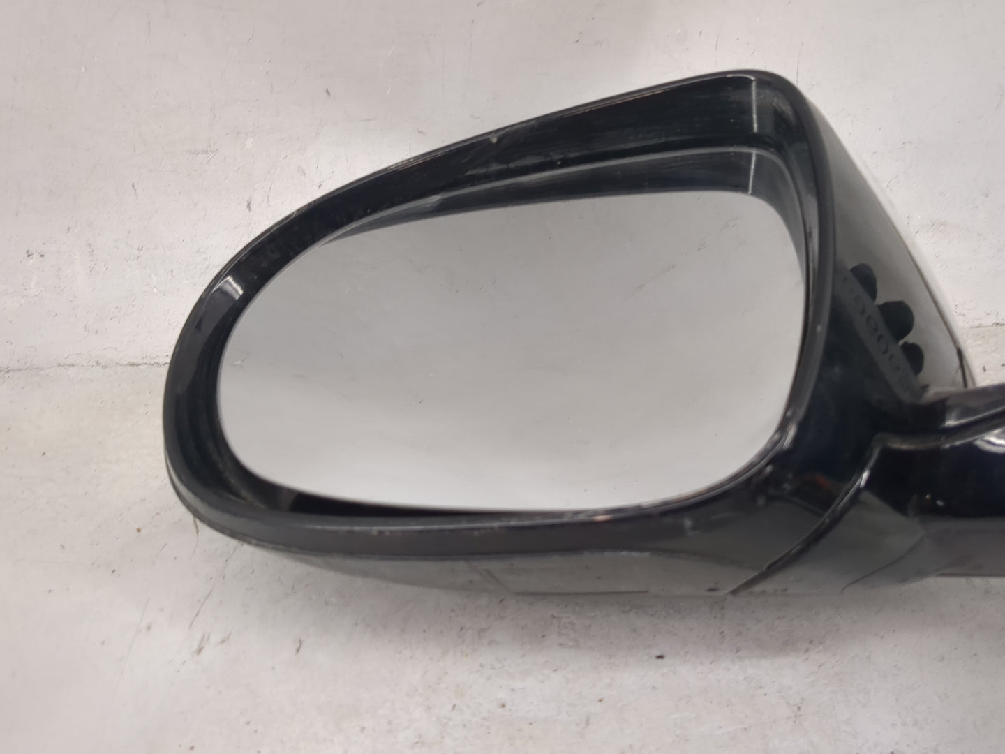 2016-2020 Kia Sorento Driver Side View Mirror - Left Door Mirror OEM Used - Oemusedautoparts1.com