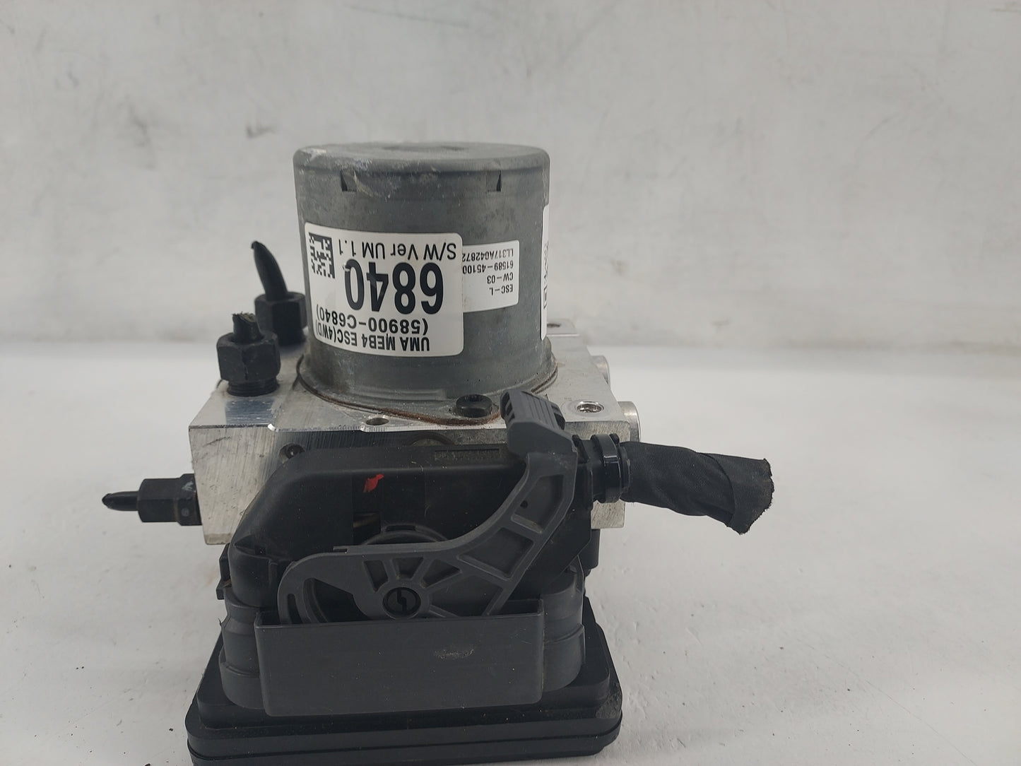 2016-2018 Kia Sorento ABS Pump Control Module Replacement P/N:58920-C6840 58900-C6840, 61589-45100 Fits Fits 2016 2017 2018 