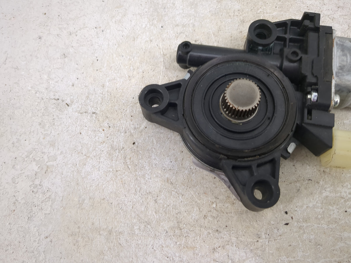 2016-2019 Kia Sorento Passenger Rear Right Power Window Motor - Oemusedautoparts1.com