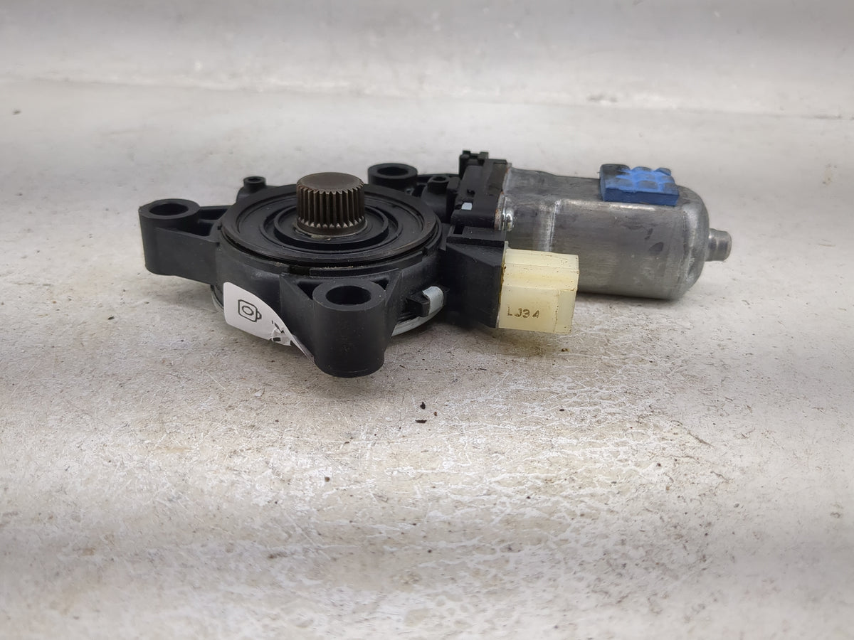 2016-2019 Kia Sorento Passenger Rear Right Power Window Motor - Oemusedautoparts1.com