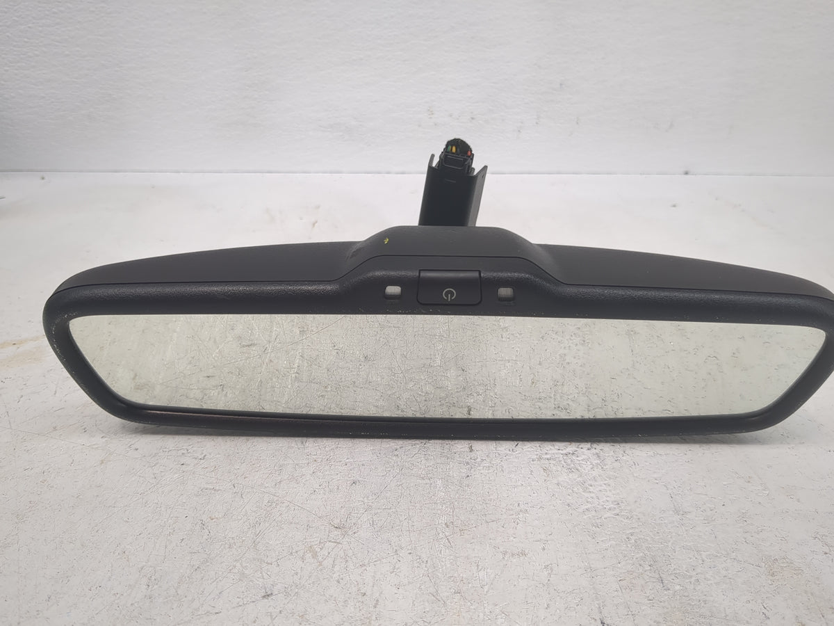 2016-2020 Kia Sorento Interior Rear View Mirror Replacement OEM P/N:E11 027507 E11 028009 Fits OEM Used Auto Parts - Oemused