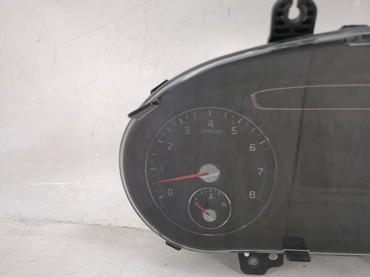 2016-2018 Kia Sorento Instrument Cluster Speedometer Gauges P/N:94001-C6101 P265J101 Miles:82K Fits Fits 2016 2017 2018 OEM 