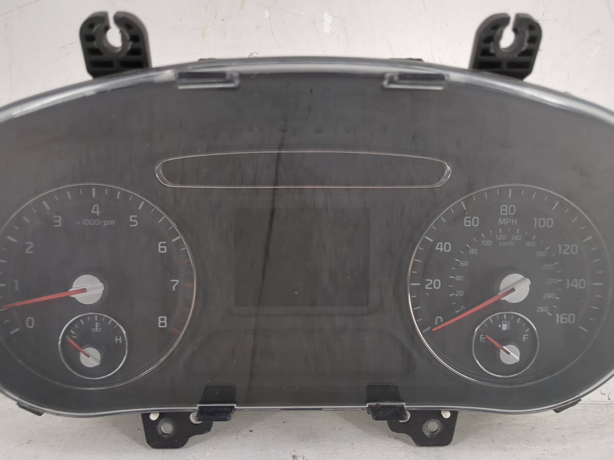 2016-2018 Kia Sorento Instrument Cluster Speedometer Gauges P/N:94001-C6101 P265J101 Miles:82K Fits Fits 2016 2017 2018 OEM 
