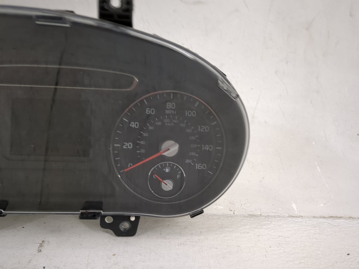 2016-2018 Kia Sorento Instrument Cluster Speedometer Gauges P/N:94001-C6101 P265J101 Miles:82K Fits Fits 2016 2017 2018 OEM 