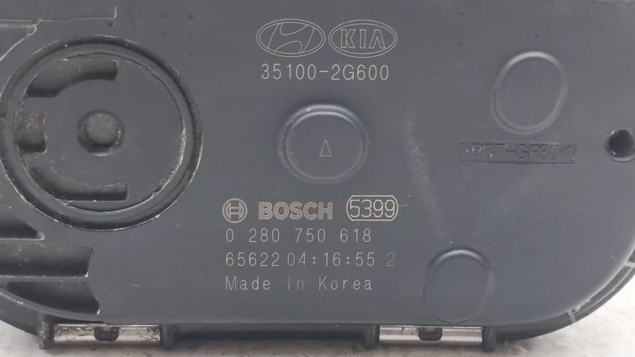 2016-2019 Kia Sorento Throttle Body P/N:0 280 750 618 35100-2G600 Fits Fits 2015 2016 2017 2018 2019 OEM Used Auto Parts - O