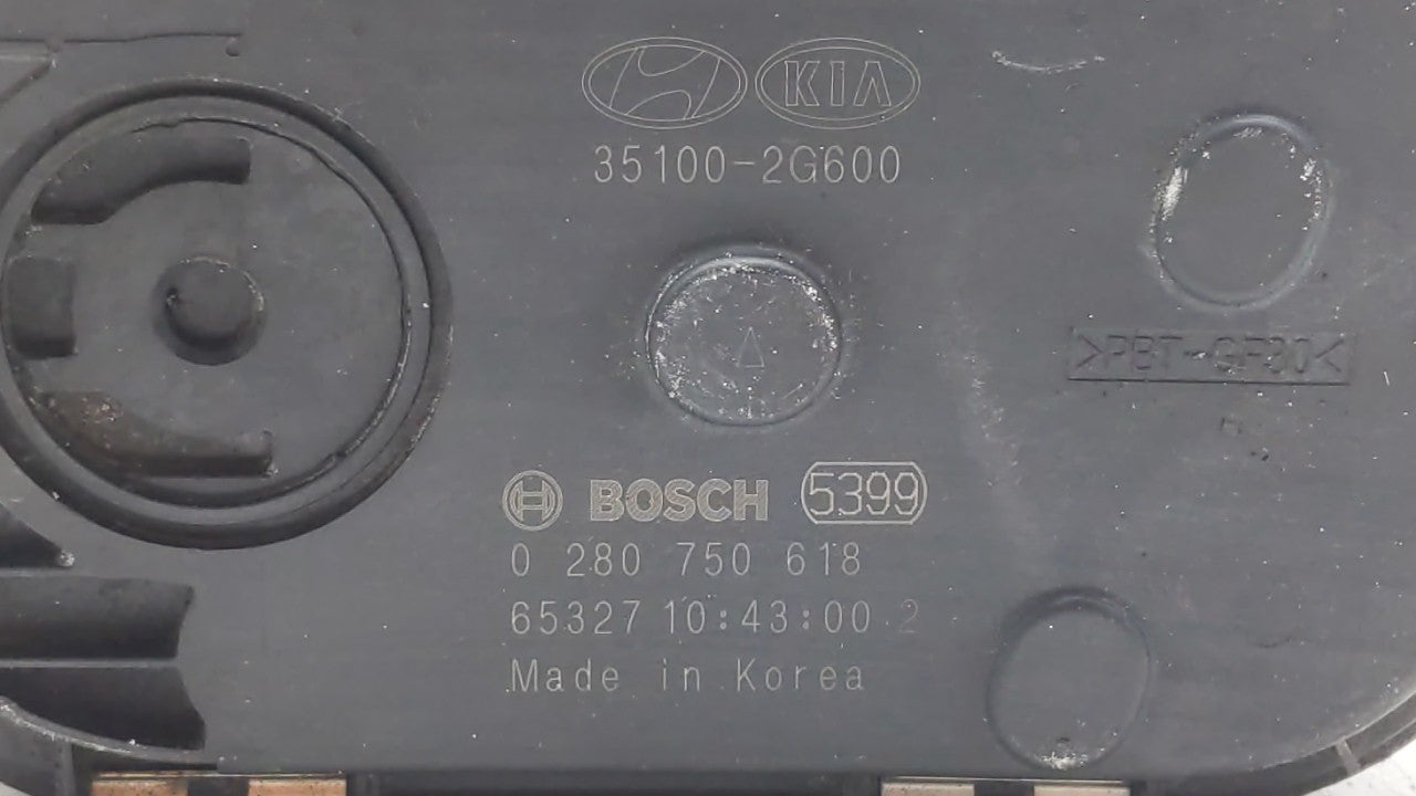 2016-2019 Kia Sorento Throttle Body P/N:0 280 750 618 35100-2G600 Fits Fits 2015 2016 2017 2018 2019 OEM Used Auto Parts - O
