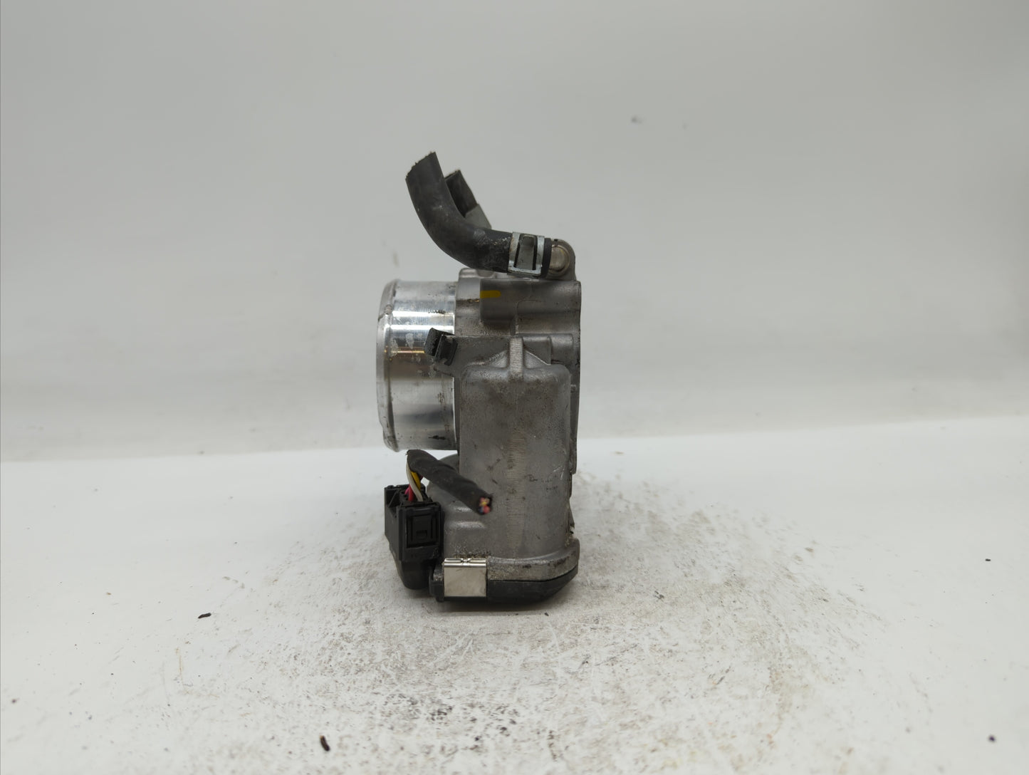 2016-2019 Kia Sorento Throttle Body P/N:35100-2G600 Fits Fits 2015 2016 2017 2018 2019 OEM Used Auto Parts - Oemusedautopart