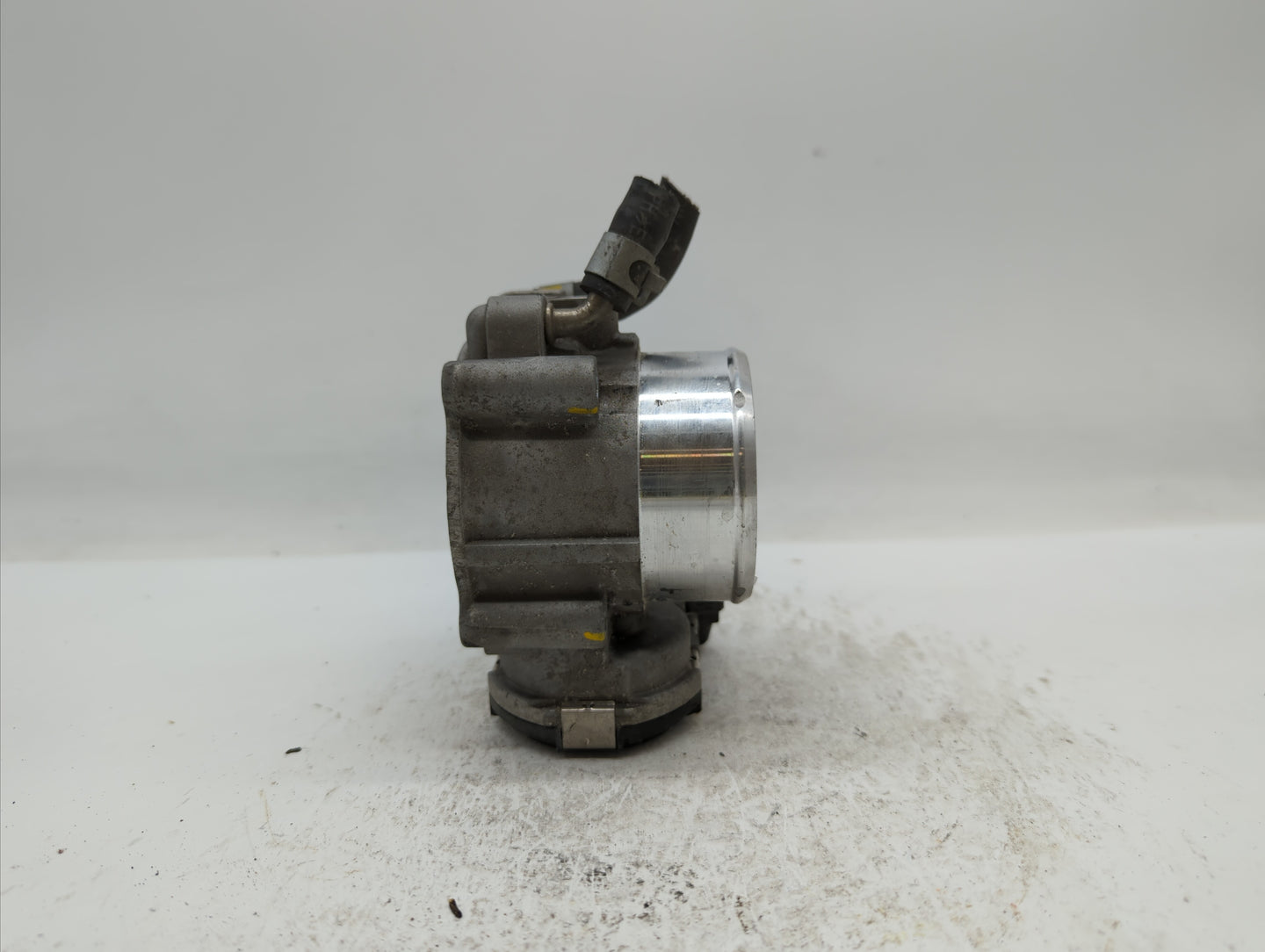 2016-2019 Kia Sorento Throttle Body P/N:35100-2G600 Fits Fits 2015 2016 2017 2018 2019 OEM Used Auto Parts - Oemusedautopart