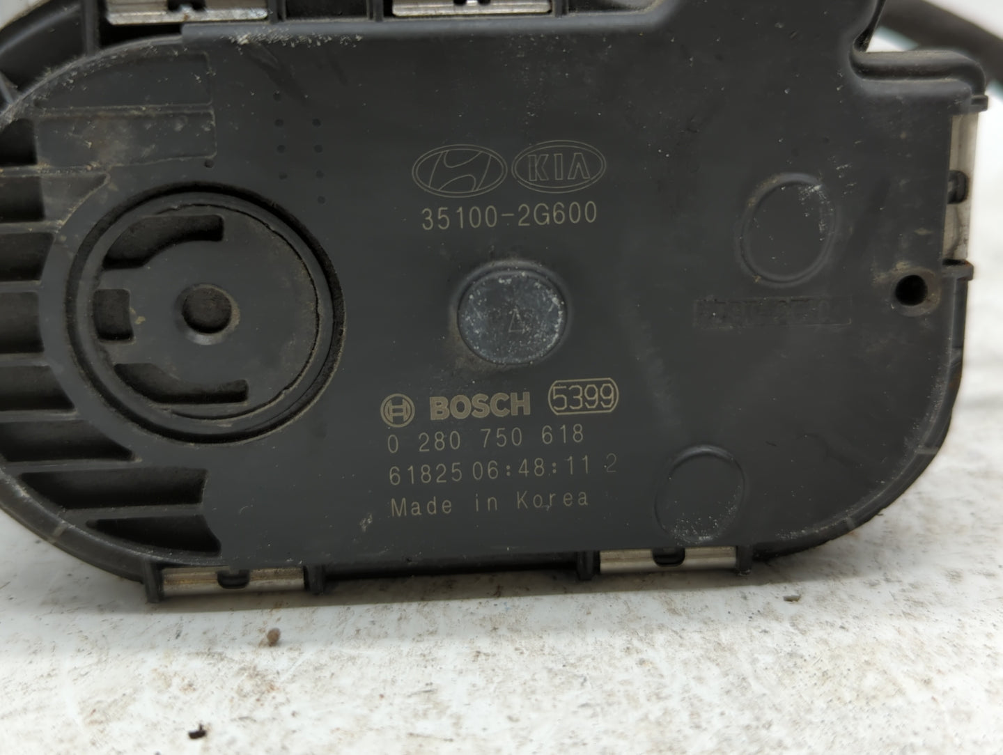 2016-2019 Kia Sorento Throttle Body P/N:35100-2G600 Fits Fits 2015 2016 2017 2018 2019 OEM Used Auto Parts - Oemusedautopart