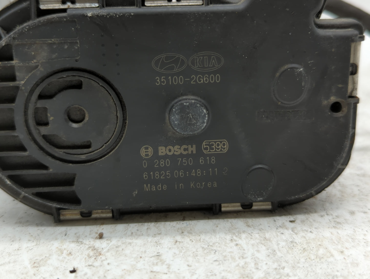 2016-2019 Kia Sorento Throttle Body P/N:35100-2G600 Fits Fits 2015 2016 2017 2018 2019 OEM Used Auto Parts - Oemusedautopart