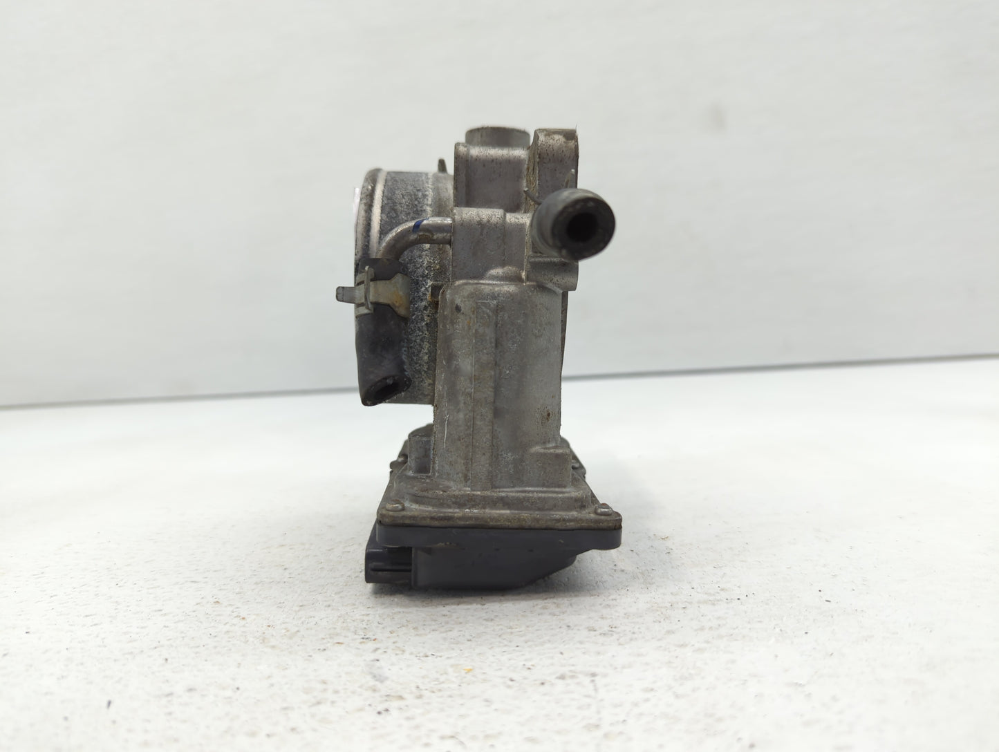 2014-2018 Kia Sorento Throttle Body P/N:35100-3CAA0 Fits Fits 2012 2013 2014 2015 2016 2017 2018 OEM Used Auto Parts - Oemus