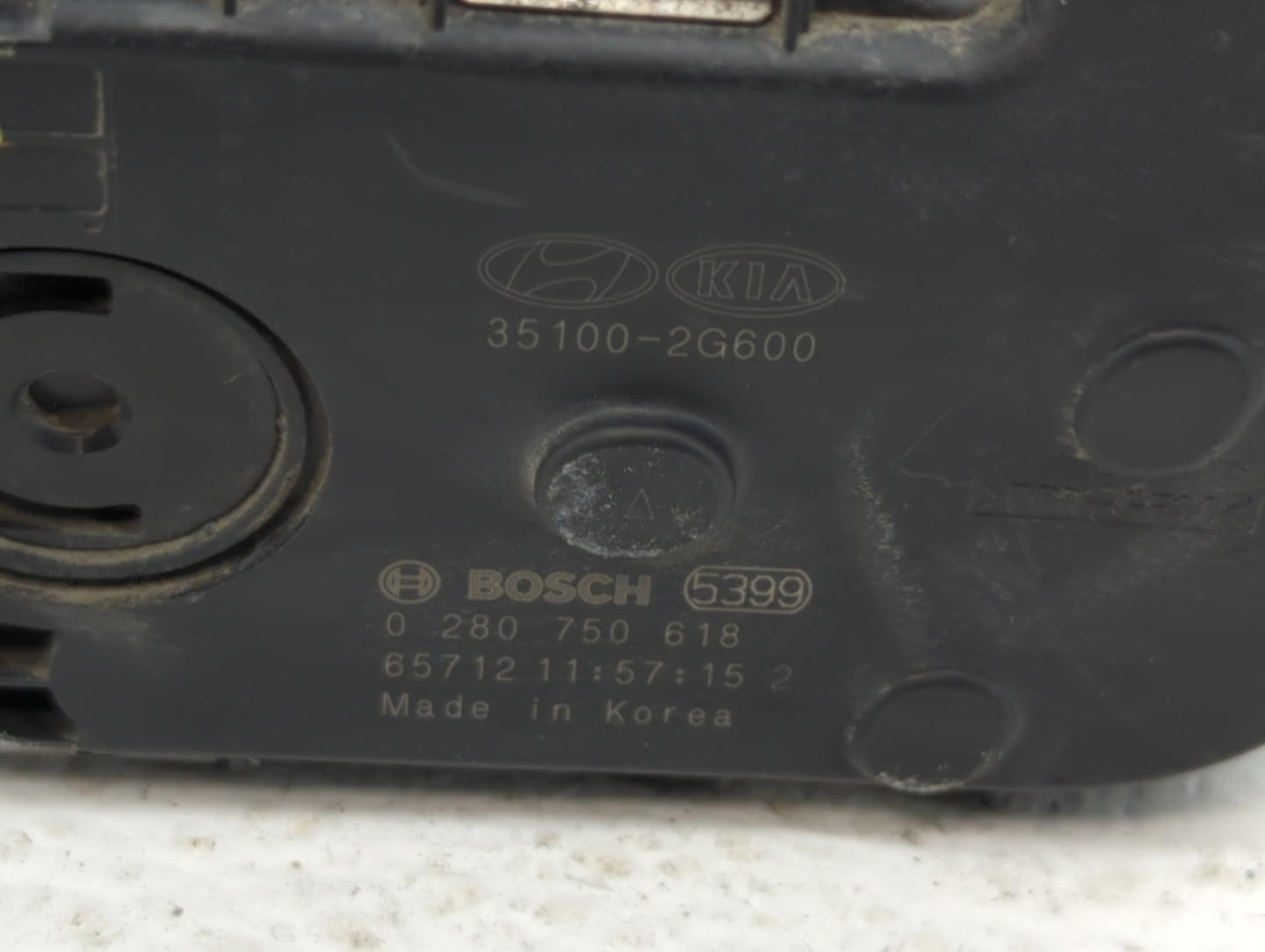 2016-2020 Kia Sorento Throttle Body P/N:35100-2G600 Fits Fits 2015 2016 2017 2018 2019 2020 2021 OEM Used Auto Parts - Oemus