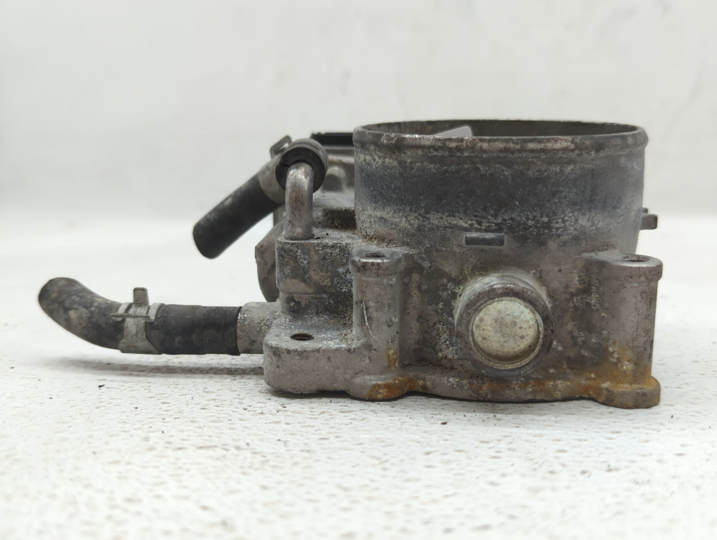 2014-2018 Kia Sorento Throttle Body P/N:35100-3CAA0 Fits Fits 2012 2013 2014 2015 2016 2017 2018 OEM Used Auto Parts - Oemus