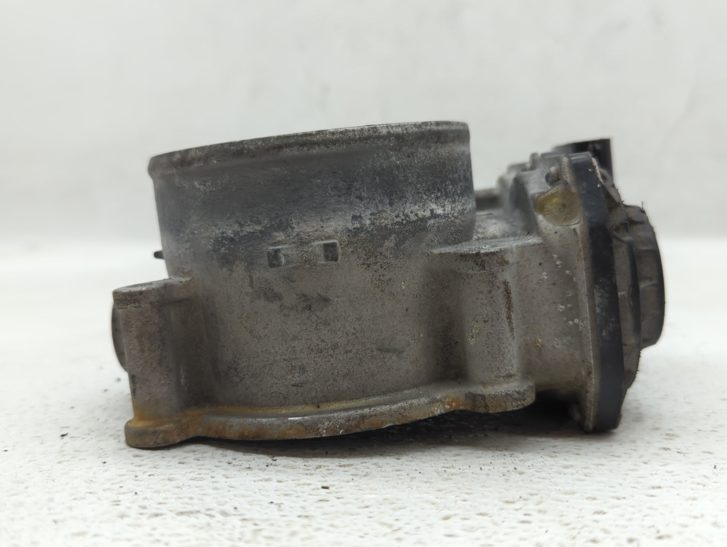 2014-2018 Kia Sorento Throttle Body P/N:35100-3CAA0 Fits Fits 2012 2013 2014 2015 2016 2017 2018 OEM Used Auto Parts - Oemus