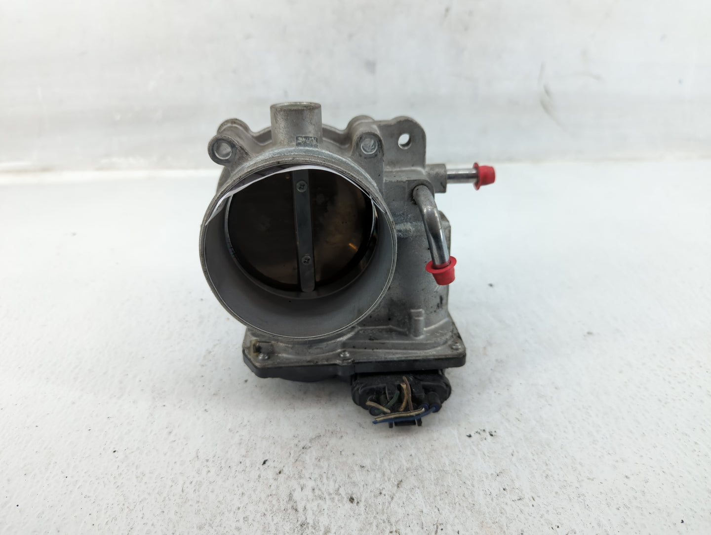 2014-2018 Kia Sorento Throttle Body P/N:35100-3CAA0 Fits Fits 2012 2013 2014 2015 2016 2017 2018 OEM Used Auto Parts - Oemus