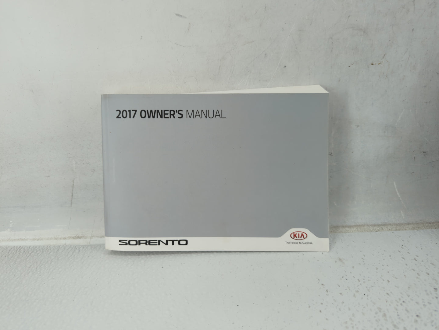 2017 Kia Sorento Owners Manual Book Guide P/N:HXG5-EU65A OEM Used Auto Parts - Oemusedautoparts1.com