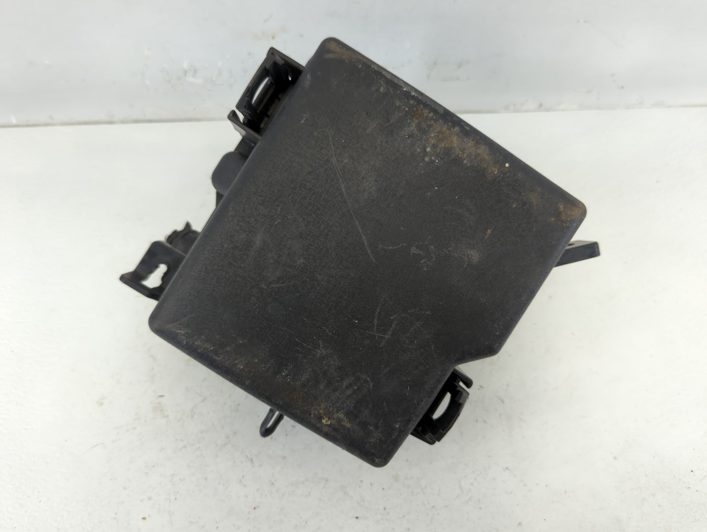 2016-2018 Kia Sorento Fusebox Fuse Box Panel Relay Module P/N:91410-C6013 Fits Fits 2016 2017 2018 OEM Used Auto Parts - Oem