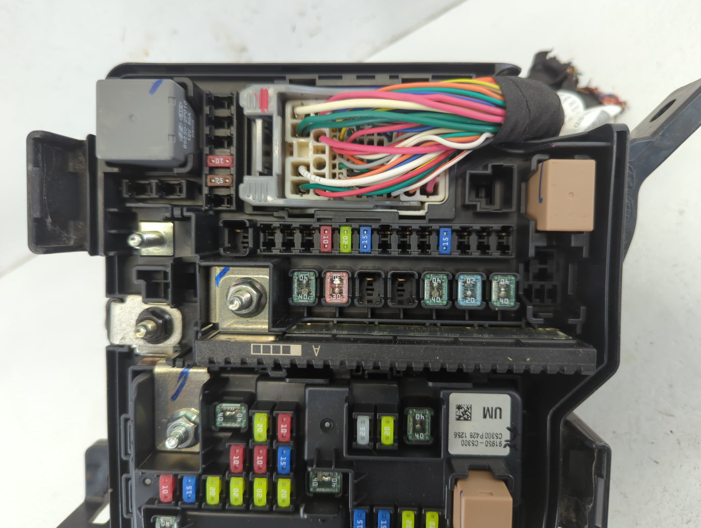 2016-2018 Kia Sorento Fusebox Fuse Box Panel Relay Module P/N:91410-C6013 Fits Fits 2016 2017 2018 OEM Used Auto Parts - Oem