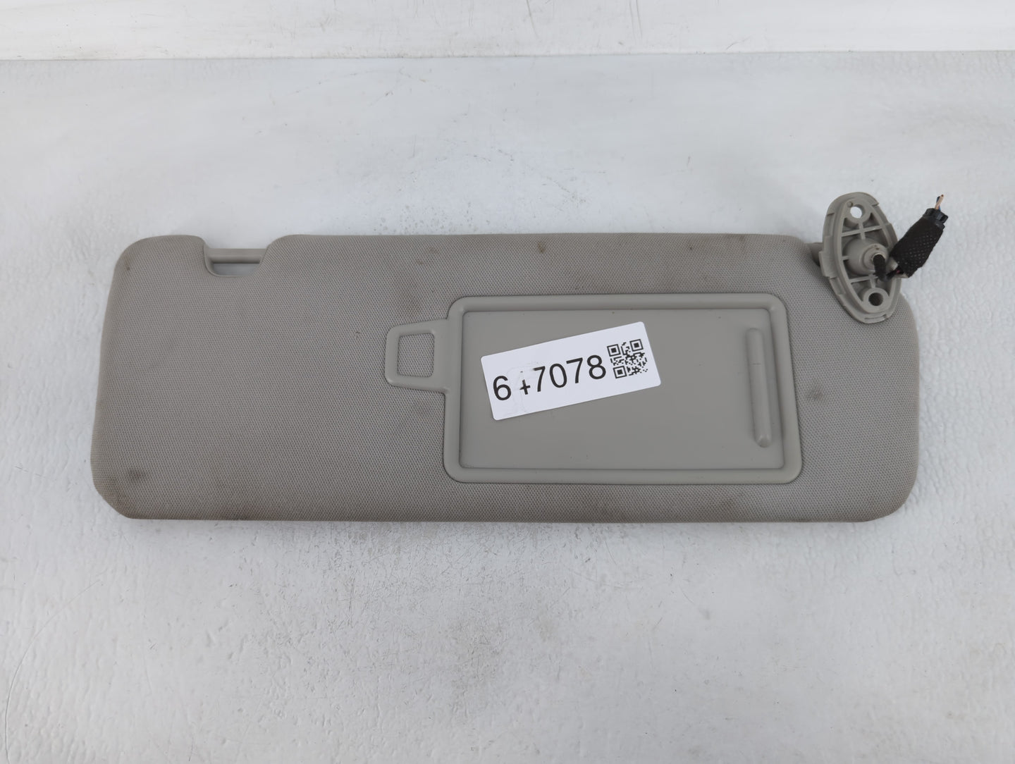2016-2020 Kia Sorento Sun Visor Shade Replacement Passenger Right Mirror Fits Fits 2016 2017 2018 2019 2020 OEM Used Auto Pa