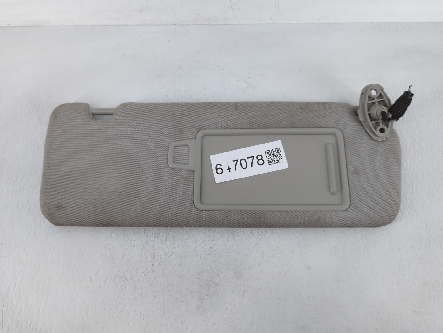 2016-2020 Kia Sorento Sun Visor Shade Replacement Passenger Right Mirror Fits Fits 2016 2017 2018 2019 2020 OEM Used Auto Pa