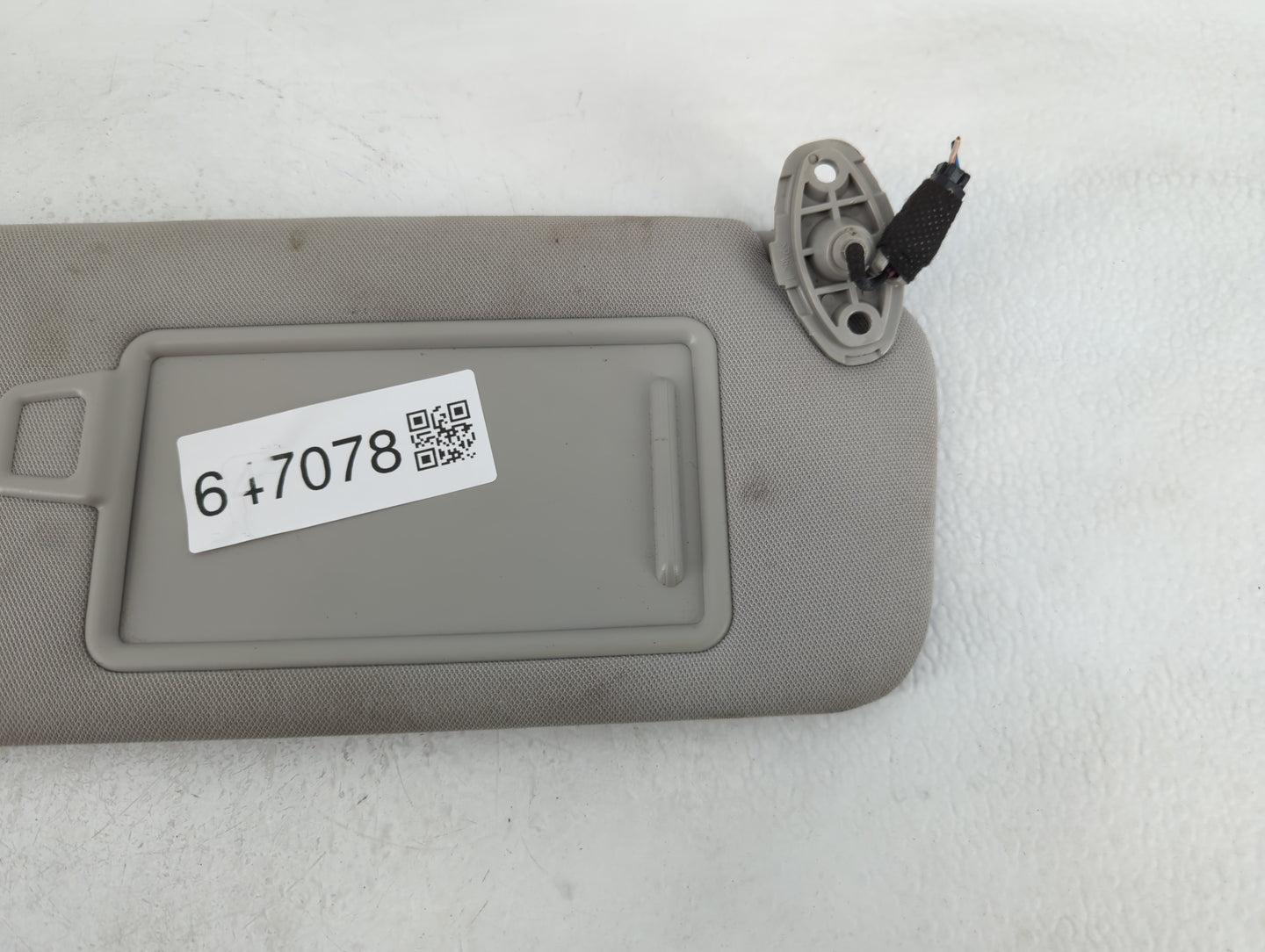 2016-2020 Kia Sorento Sun Visor Shade Replacement Passenger Right Mirror Fits Fits 2016 2017 2018 2019 2020 OEM Used Auto Pa
