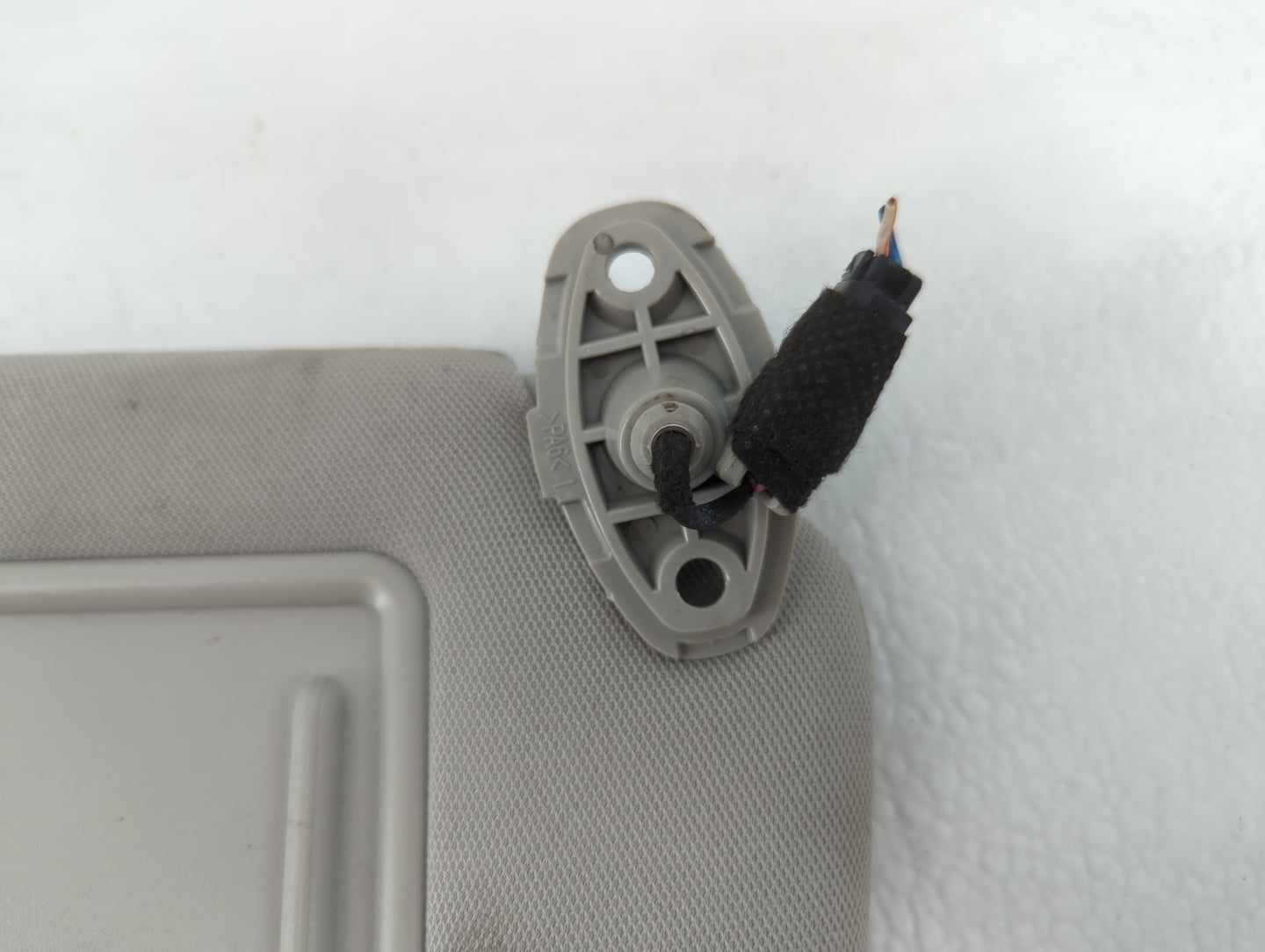 2016-2020 Kia Sorento Sun Visor Shade Replacement Passenger Right Mirror Fits Fits 2016 2017 2018 2019 2020 OEM Used Auto Pa