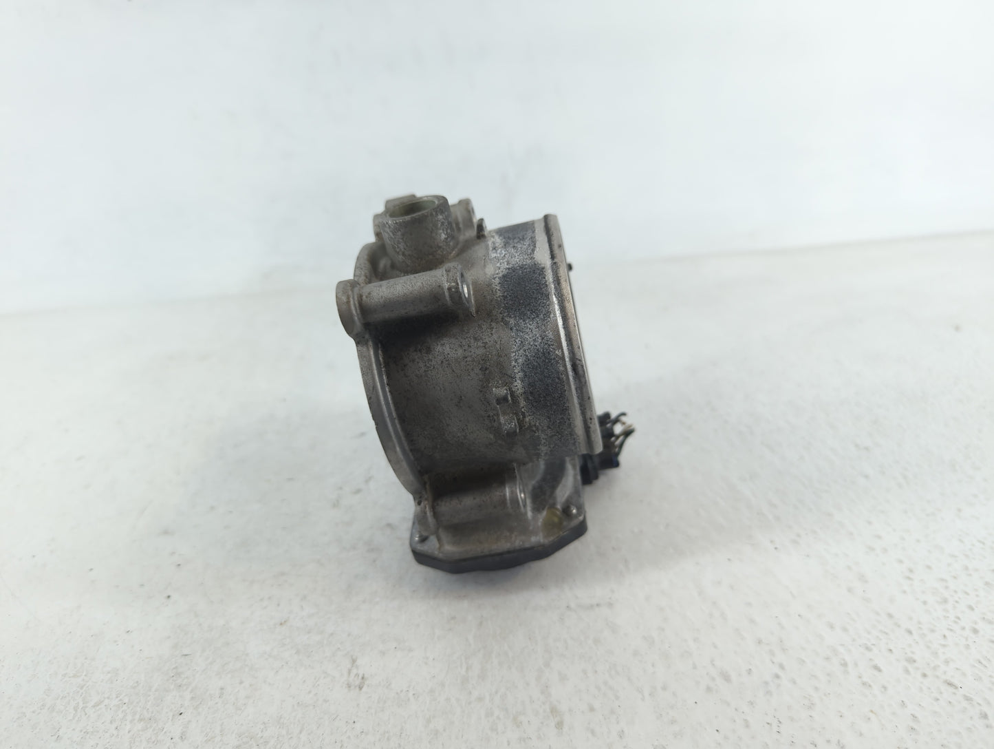 2014-2018 Kia Sorento Throttle Body P/N:35100-3CAA0 Fits Fits 2012 2013 2014 2015 2016 2017 2018 OEM Used Auto Parts - Oemus
