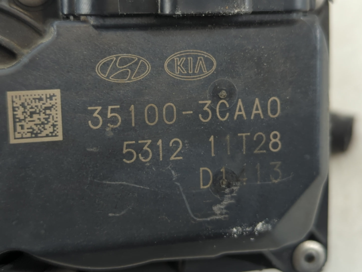 2014-2018 Kia Sorento Throttle Body P/N:35100-3CAA0 Fits Fits 2012 2013 2014 2015 2016 2017 2018 OEM Used Auto Parts - Oemus