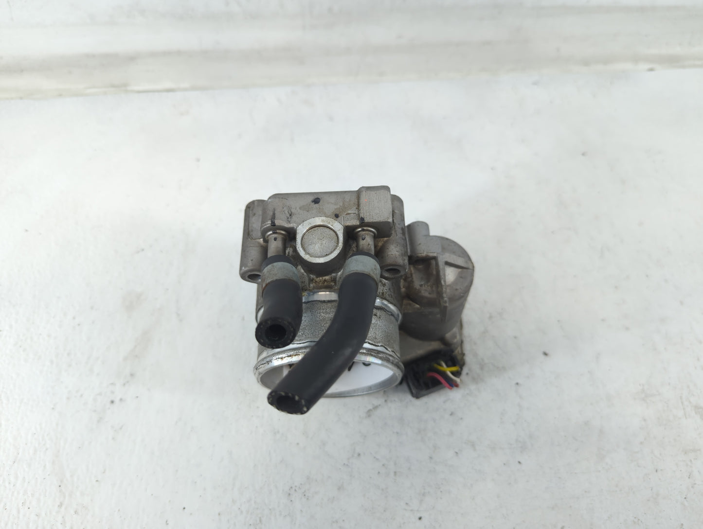 2016-2018 Kia Sorento Throttle Body P/N:35100-2G610 Fits Fits 2015 2016 2017 2018 2019 2020 2021 OEM Used Auto Parts - Oemus