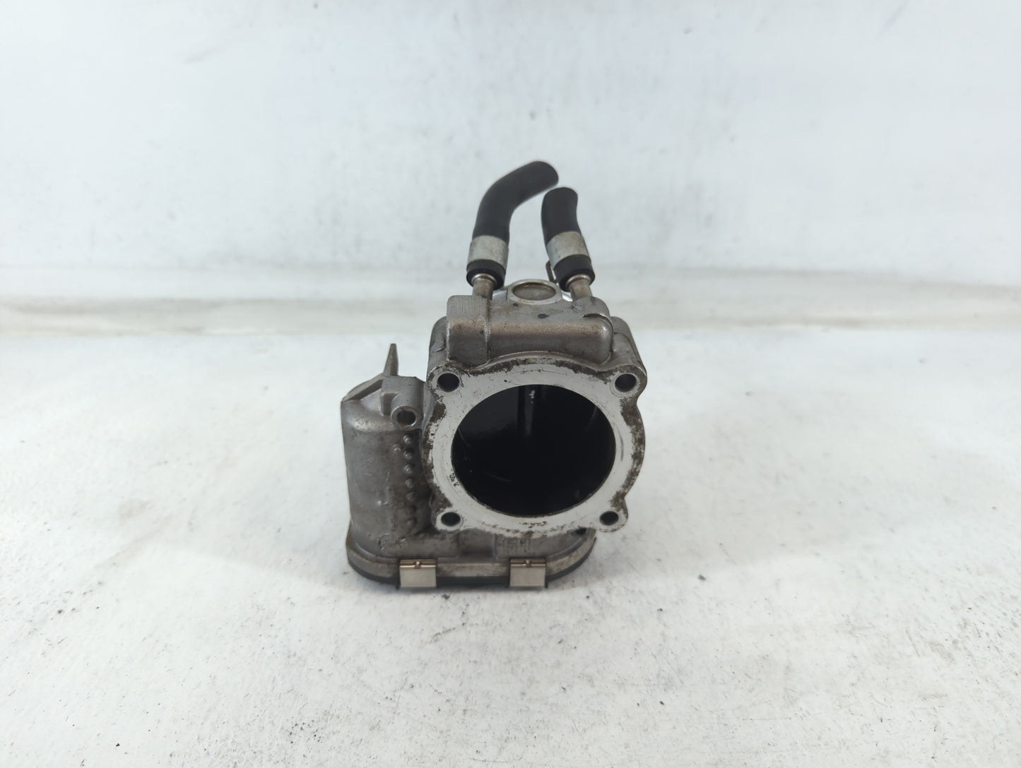 2016-2018 Kia Sorento Throttle Body P/N:35100-2G610 Fits Fits 2015 2016 2017 2018 2019 2020 2021 OEM Used Auto Parts - Oemus