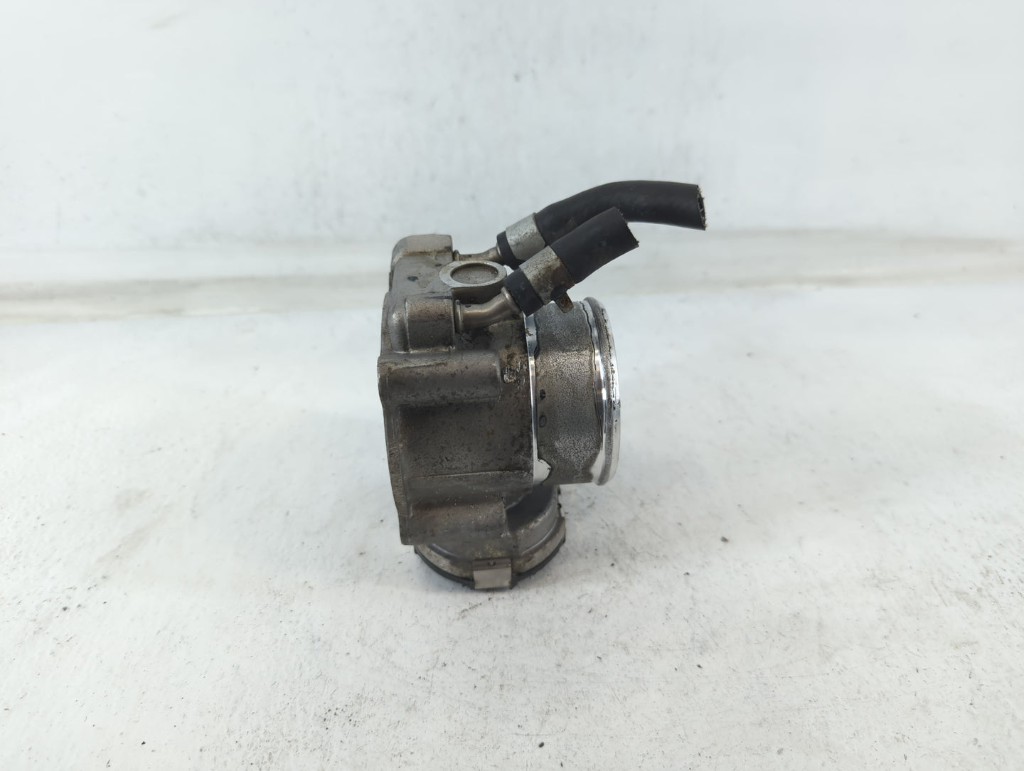 2016-2018 Kia Sorento Throttle Body P/N:35100-2G610 Fits Fits 2015 2016 2017 2018 2019 2020 2021 OEM Used Auto Parts - Oemus