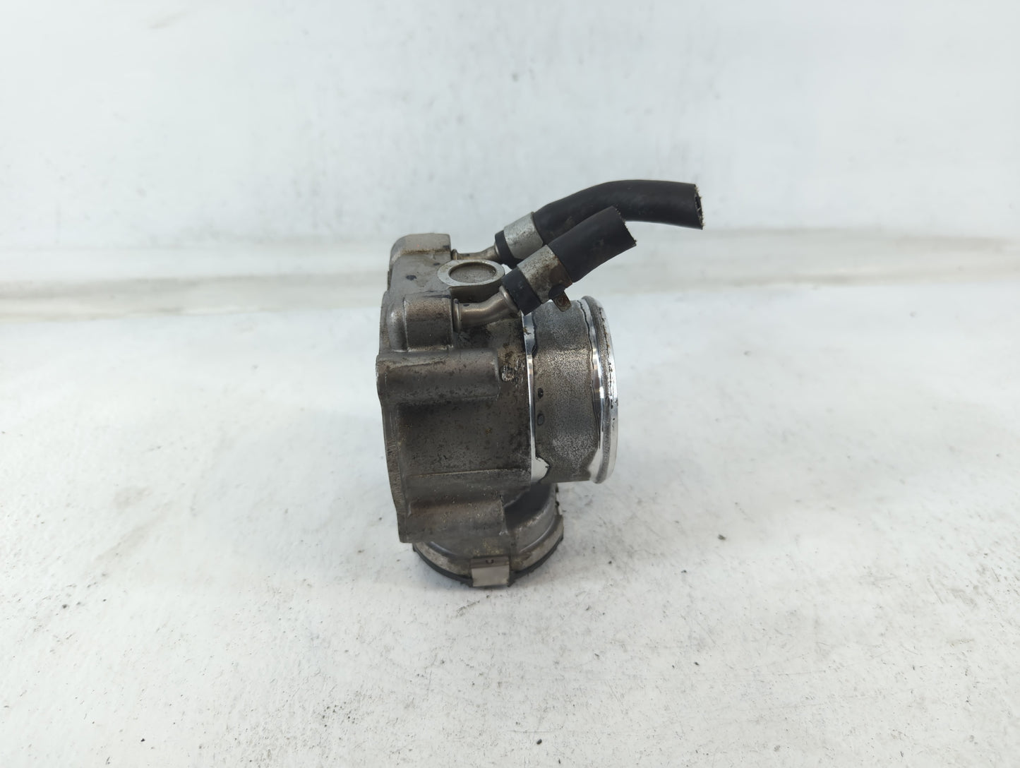 2016-2018 Kia Sorento Throttle Body P/N:35100-2G610 Fits Fits 2015 2016 2017 2018 2019 2020 2021 OEM Used Auto Parts - Oemus