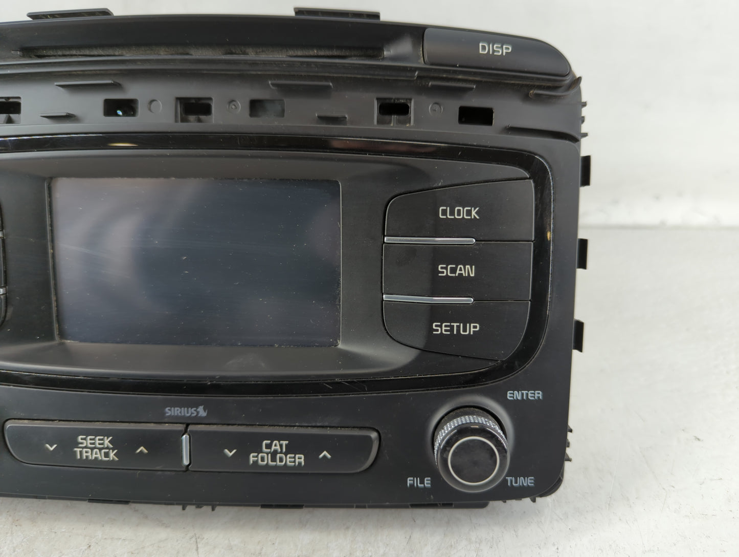 2016-2018 Kia Sorento Am Fm Cd Player Radio Receiver - Oemusedautoparts1.com