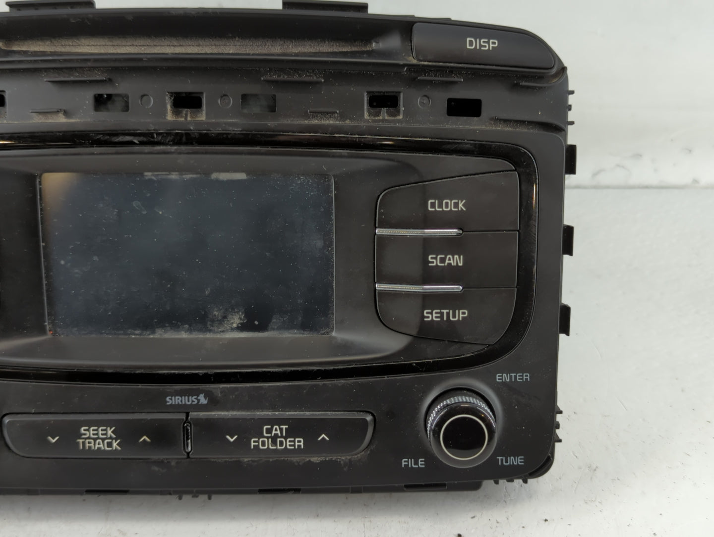 2016-2018 Kia Sorento Am Fm Cd Player Radio Receiver - Oemusedautoparts1.com