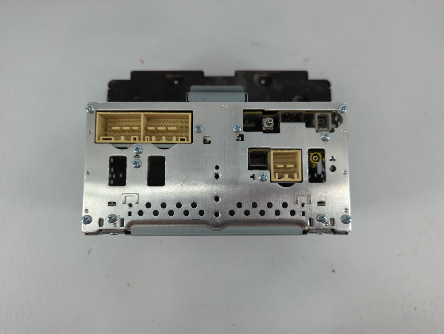 2017 Kia Sorento Radio AM FM Cd Player Receiver Replacement P/N:96160-C6300WK Fits OEM Used Auto Parts - Oemusedautoparts1.c
