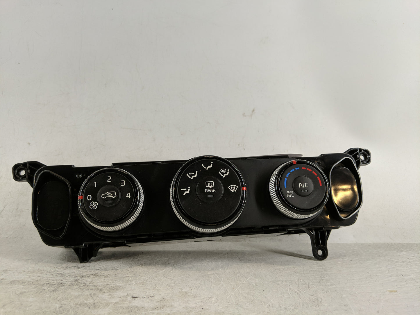 2017-2019 Kia Soul Climate Control Module Temperature AC/Heater Replacement P/N:97250-B2AS2ASB Fits Fits 2017 2018 2019 OEM 