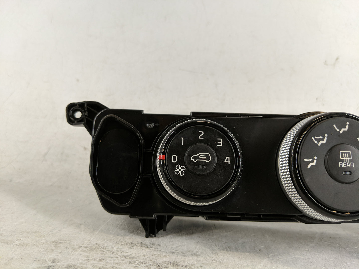 2017-2019 Kia Soul Climate Control Module Temperature AC/Heater Replacement P/N:97250-B2AS2ASB Fits Fits 2017 2018 2019 OEM 