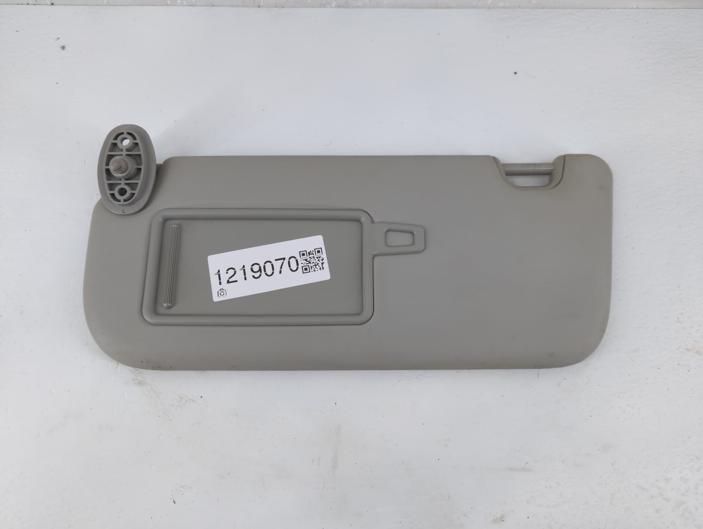 2014-2019 Kia Soul Sun Visor Shade Replacement Driver Left Mirror Fits Fits 2014 2015 2016 2017 2018 2019 OEM Used Auto Part