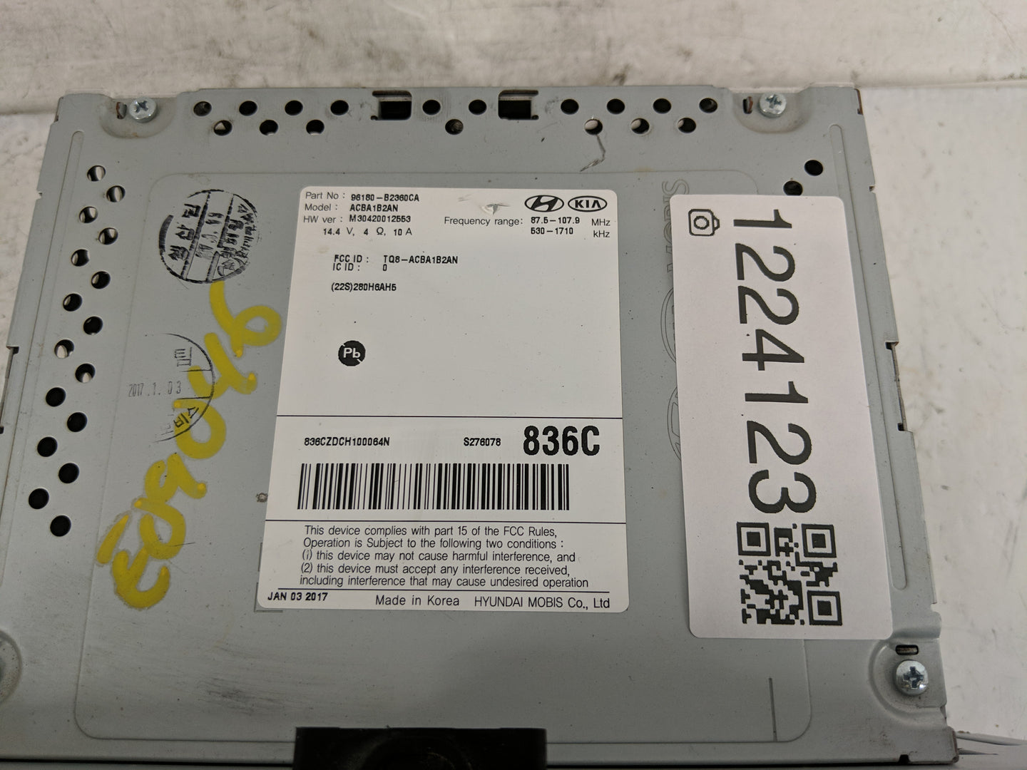 2017-2019 Kia Soul Radio AM FM Cd Player Receiver Replacement P/N:96180-B2360CA Fits Fits 2017 2018 2019 OEM Used Auto Parts