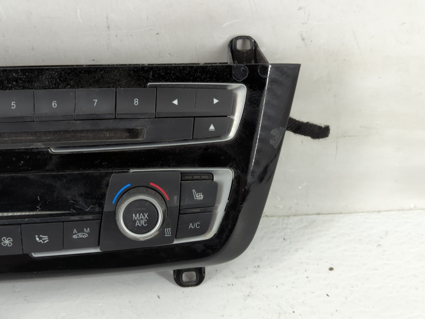 2014-2016 Kia Soul Radio AM FM Cd Player Receiver Replacement P/N:96560-B2211CA Fits Fits 2014 2015 2016 OEM Used Auto Parts