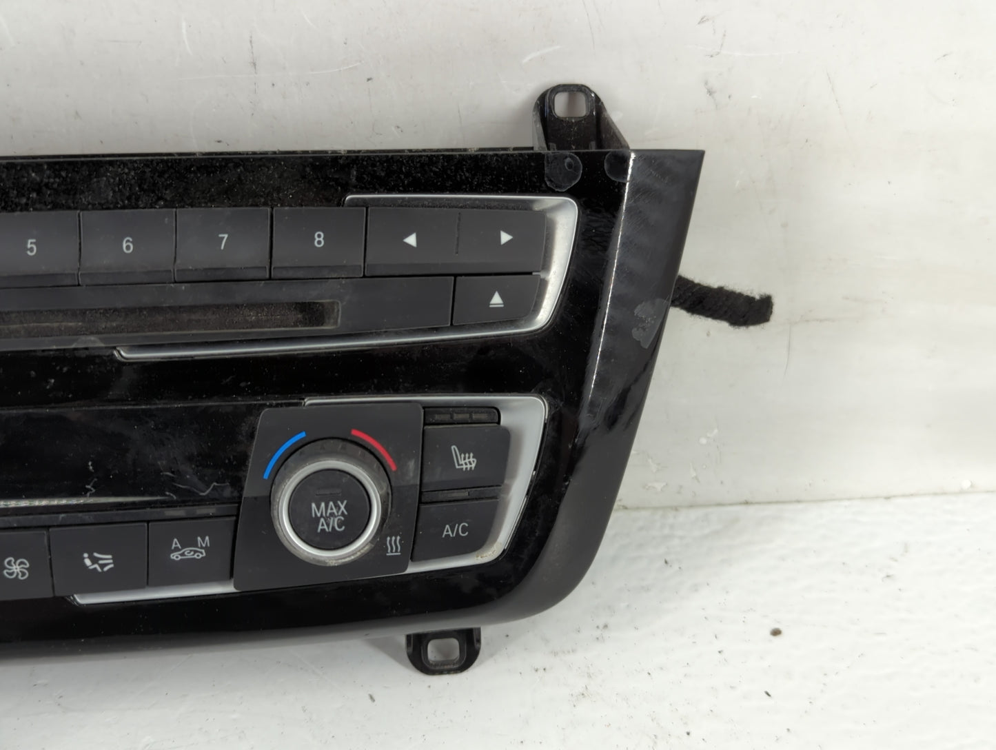 2014-2016 Kia Soul Radio AM FM Cd Player Receiver Replacement P/N:96560-B2211CA Fits Fits 2014 2015 2016 OEM Used Auto Parts
